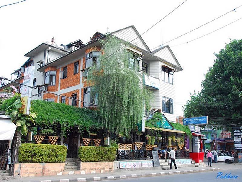 Hotel Meera Pokhara Buitenkant foto