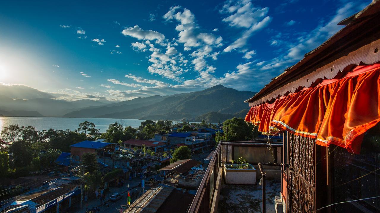 Hotel Meera Pokhara Buitenkant foto