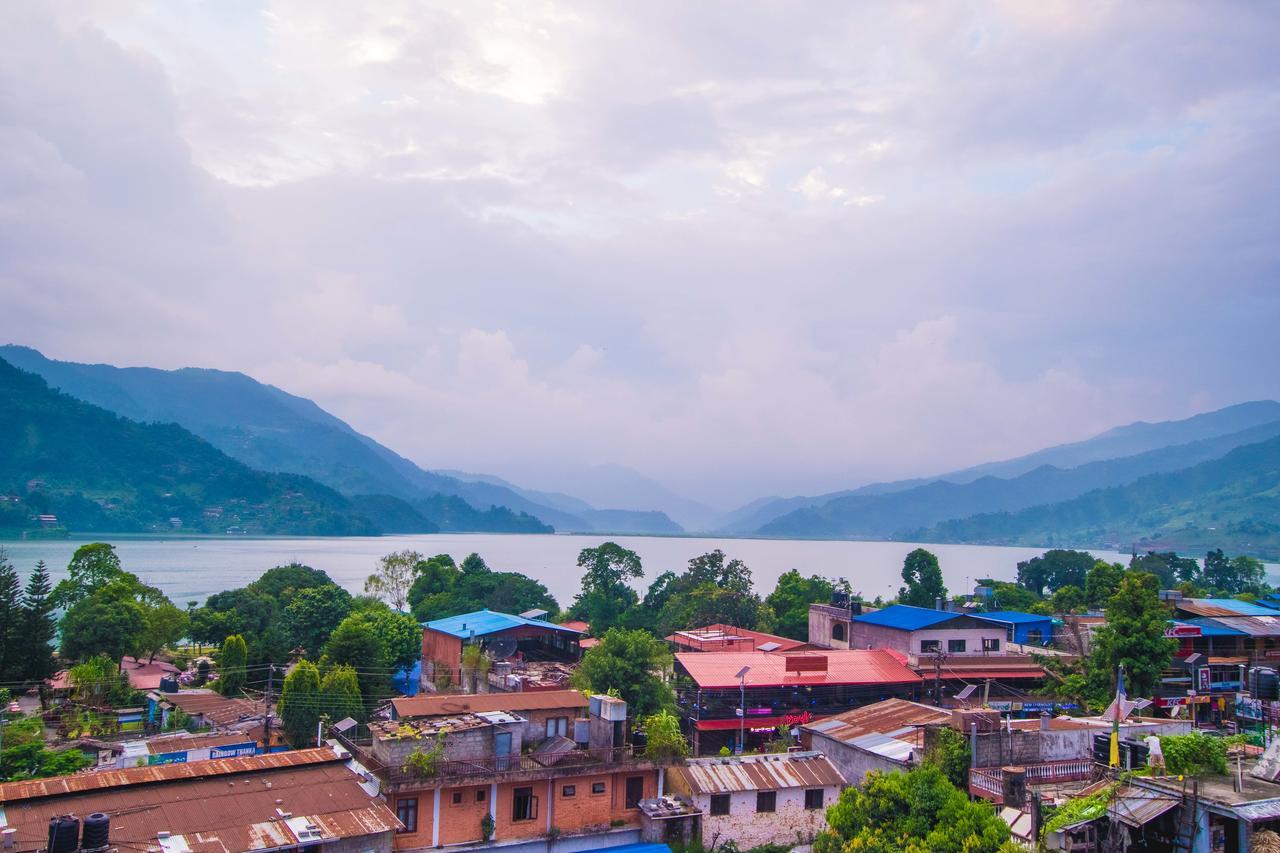 Hotel Meera Pokhara Buitenkant foto