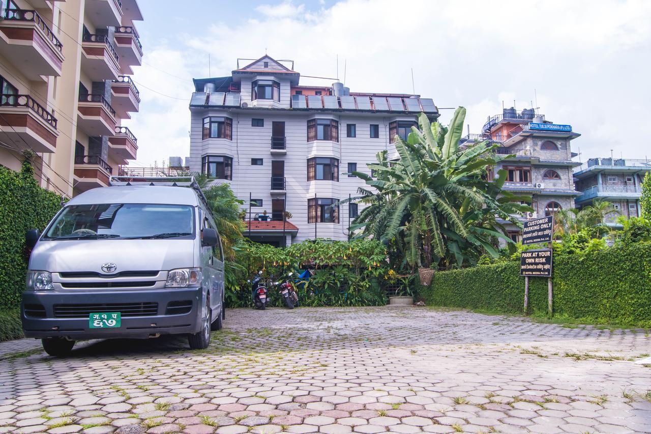 Hotel Meera Pokhara Buitenkant foto