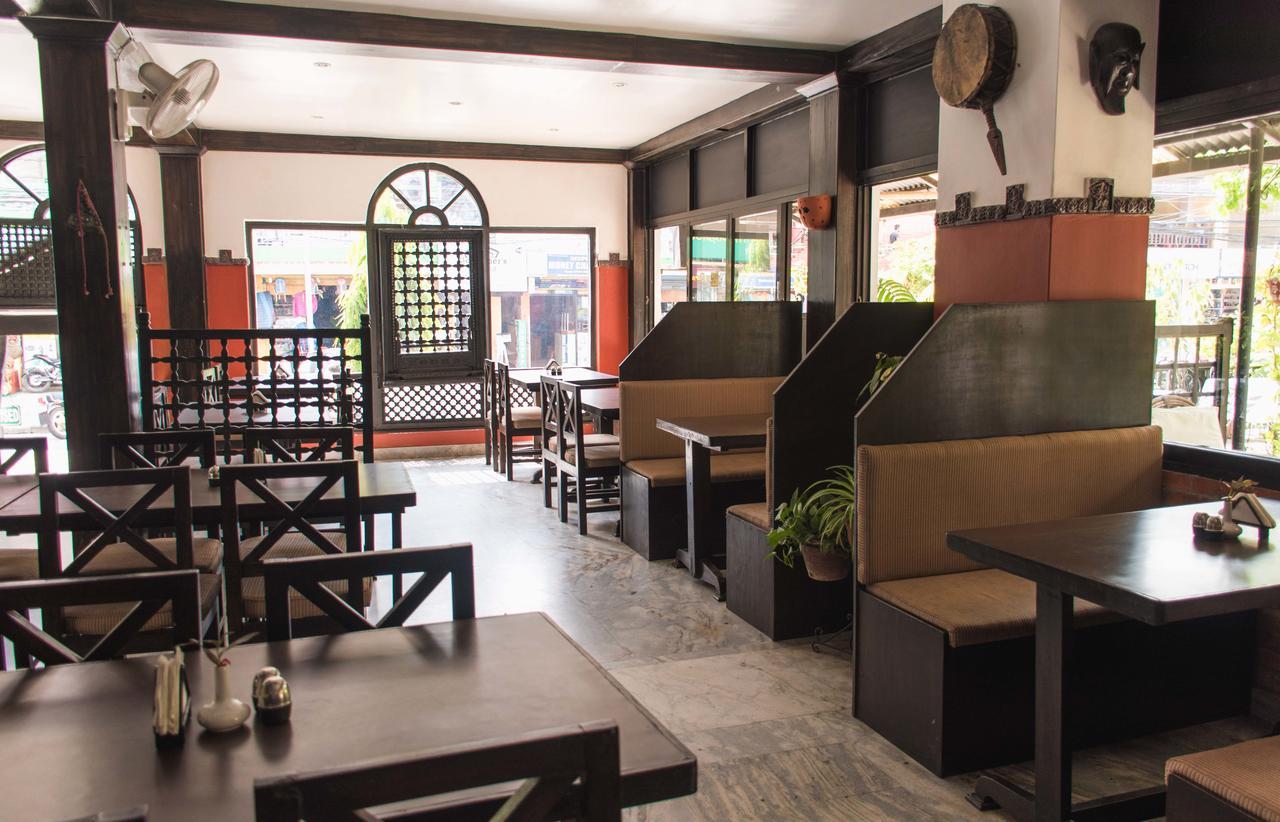 Hotel Meera Pokhara Buitenkant foto